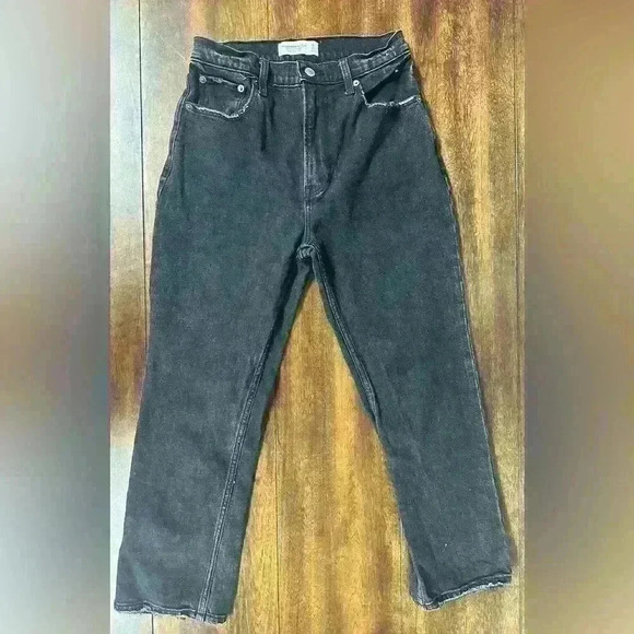 Abercrombie size 2 ankle straight ultra high rise black jeans - Picture 3 of 3